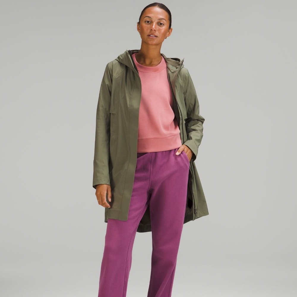Lululemon Rain Rebel Jacket in Olive (SZ 8)
